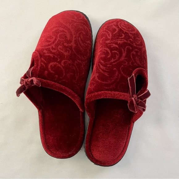 Isotoner Valerie Scarlet Red Velour Hoodback Clog Slippers Size 7.5/8 - Picture 1 of 15